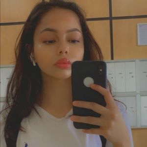 Meet your Posher, Amna